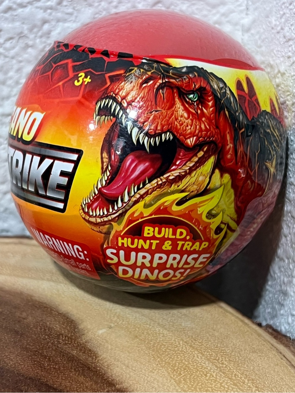 Volcano Dino Strike Surprise Ball - Picture 4 of 4